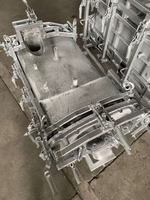 De glanzende Watertank met Hoogtepunt plaatst Rotatievormen die Aluminium gieten