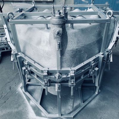 De Vormennpt van aluminiumrotatiegieten Brandstoftank die met 40x40-het Kader van Staalbuizen wordt gegoten