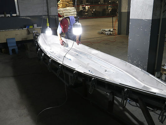 5,1 meter plastic kajak schimmel zuurbestendigheid met mat en spiegelend oppervlak