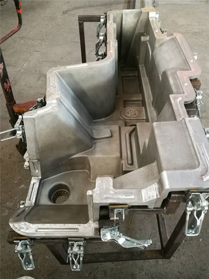 CNC auto-onderdelenvorm die kunststof rotatiegieten voor de auto-industrie machinaal bewerken